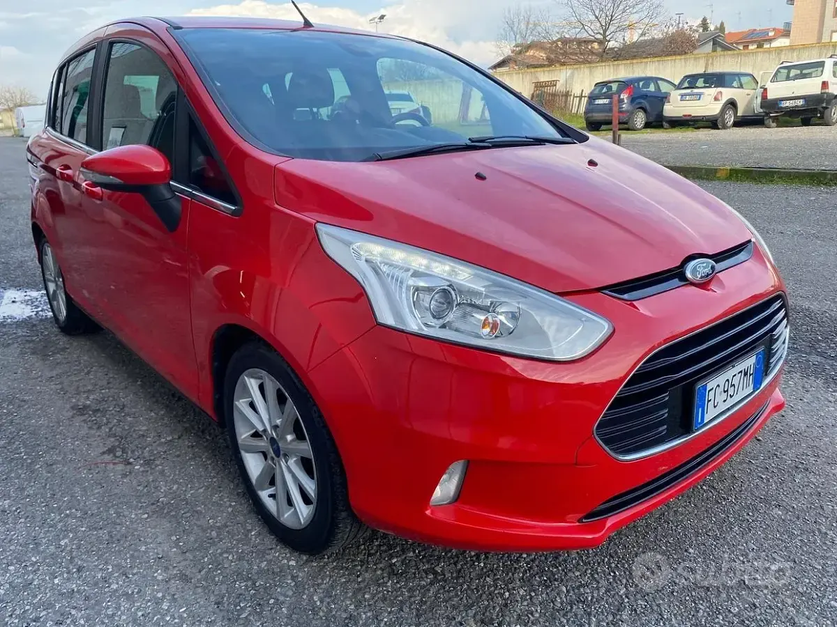 Usata Ford B-MAX Titanium 87 CV (63 kW) 2016 Rosso Monovolume