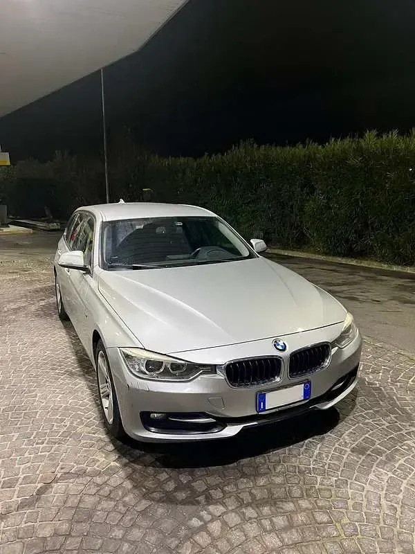 Usata BMW 320 Sport Line 184 CV (135 kW) 2013 Station wagon