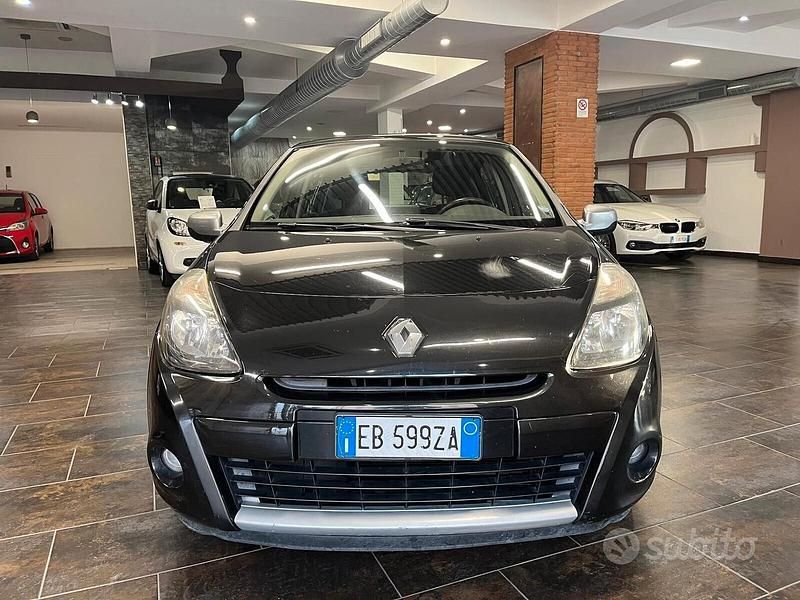 Usata Renault Clio II Dynamique 75 CV (55 kW) 2010 Nero Berlina