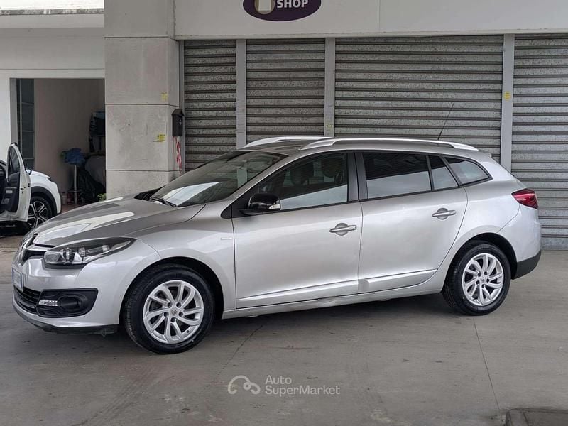 Usata Renault Mégane III LIMITED 110 CV (80 kW) 2016 Argento Station wagon
