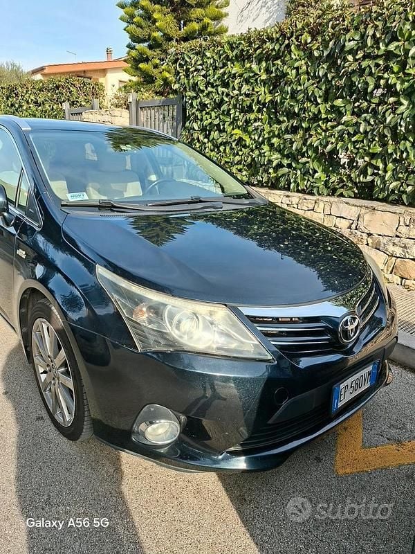 Usata Toyota Avensis 2013 Blu Station wagon