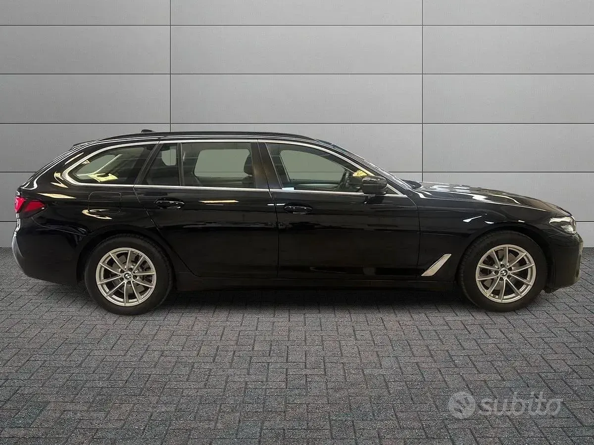 Usata BMW 518 150 CV (110 kW) 2023 Nero Station wagon