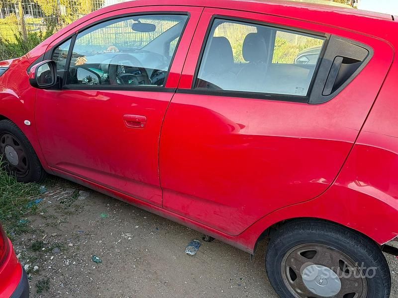 Usata Chevrolet Spark 68 CV (50 kW) 2012 Rosso Utilitaria