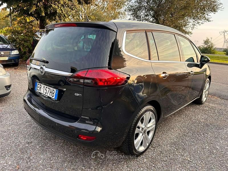 Usata Opel Zafira Tourer 131 CV (96 kW) 2013 Nero Monovolume