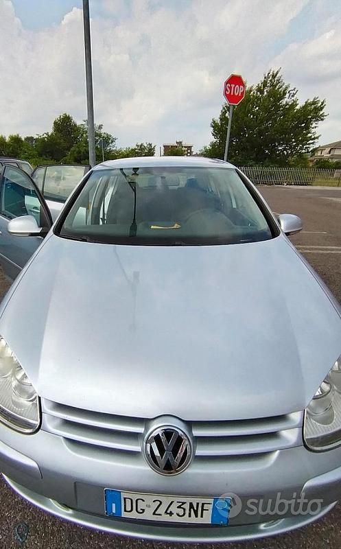 Grigio Usata 2007 VW Golf V Due volumi | 3800 € (Cara) - Immagine 1/4