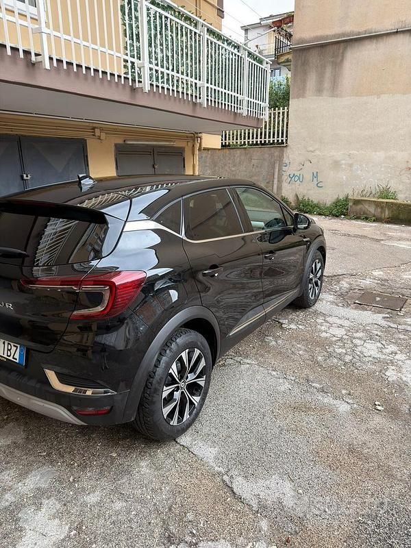 Usata Renault Captur 100 CV (73 kW) 2024 Nero SUV