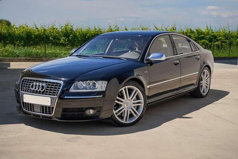 Usata 2006 Audi S8 Tre volumi | 28.900 € - Immagine 1/4