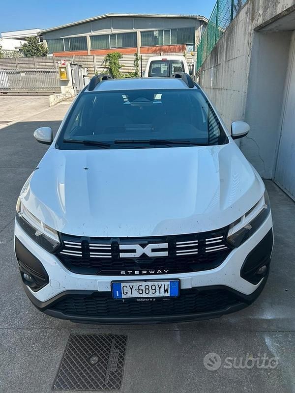 Usata Dacia Sandero 91 CV (66 kW) 2025 Bianco Utilitaria