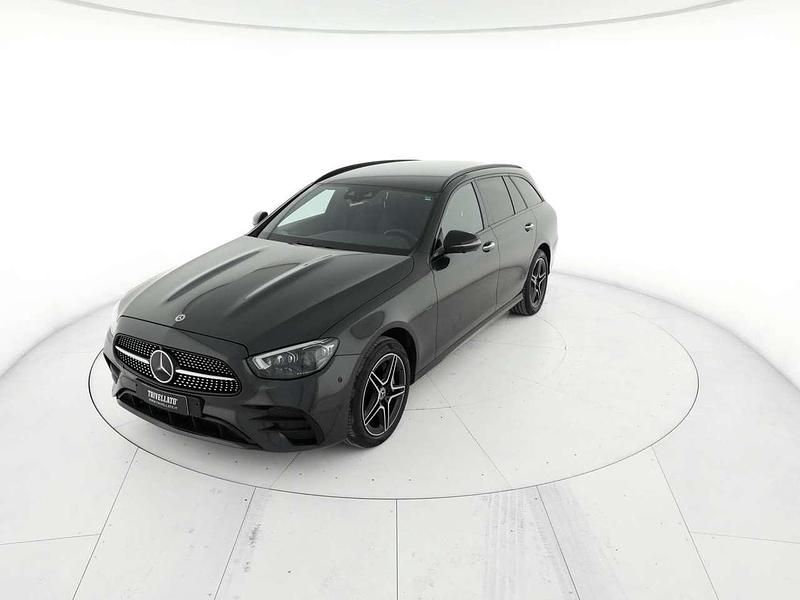 Usata Mercedes E300 Premium Plus 194 CV (142 kW) 2021 Grigio grafite Station wagon