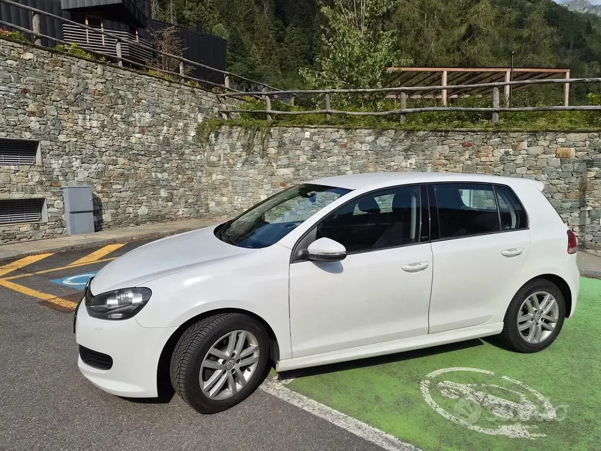 Usata VW Golf VI Edition 122 CV (89 kW) 2011 Bianco Utilitaria