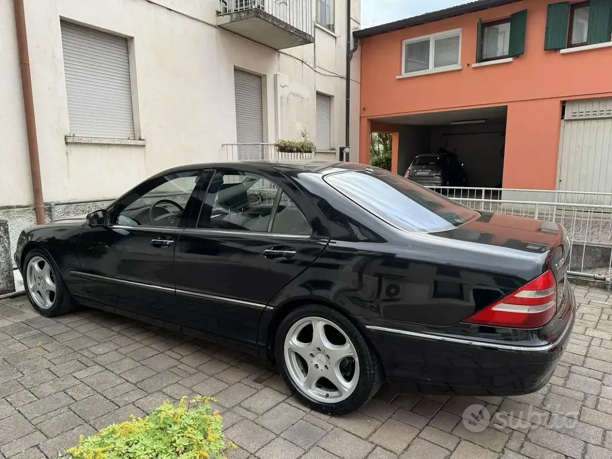 Usata Mercedes S500 306 CV (225 kW) 2001 Nero Berlina