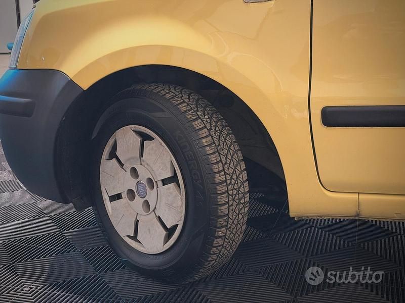 Usata Fiat Panda Active 55 CV (40 kW) 2009 Giallo Utilitaria