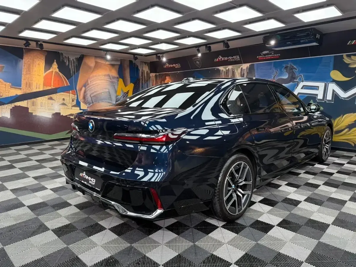 Usata BMW 740 M Sport 286 CV (210 kW) 2025 Blu Berlina