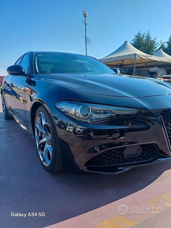 Usata Alfa Romeo Giulia 150 CV (110 kW) 2018 Nero Berlina
