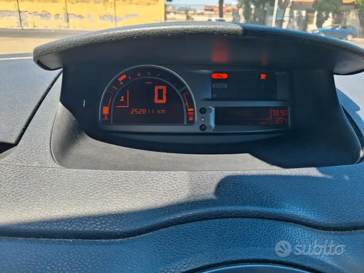 Usata Renault Modus 90 CV (66 kW) 2010 Grigio Monovolume