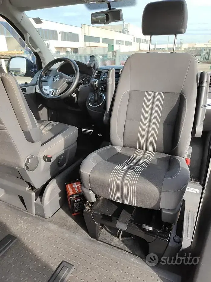 Usata VW Multivan Highline 180 CV (132 kW) 2012 Blu Monovolume
