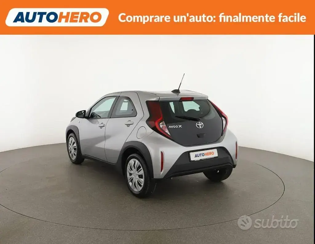 Usata Toyota Aygo X Active 72 CV (52 kW) 2023 Grigio SUV
