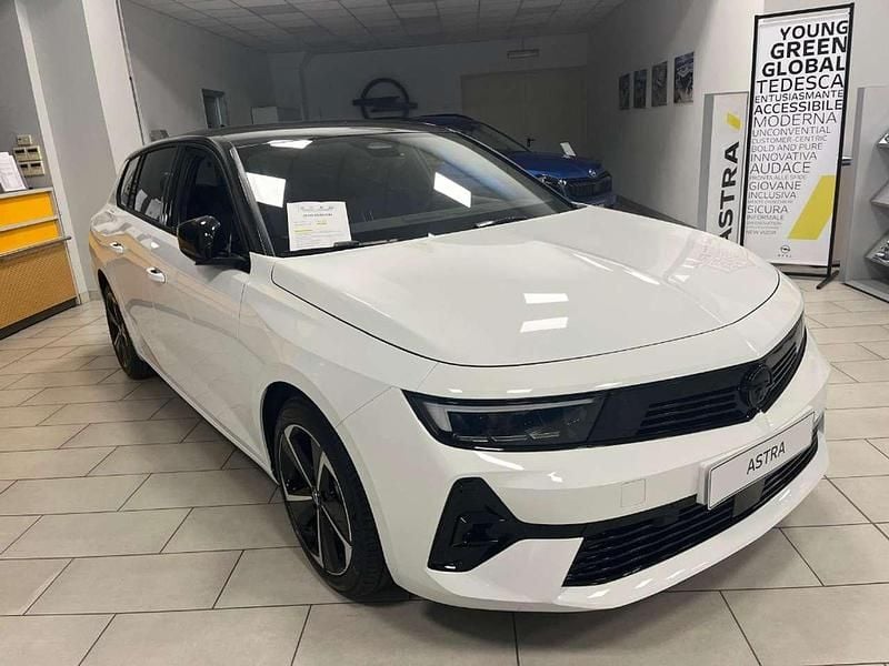 Arktis white Nuova 2025 Opel Astra S Station wagon | 26.800 € (Ottimo prezzo) - Immagine 1/4