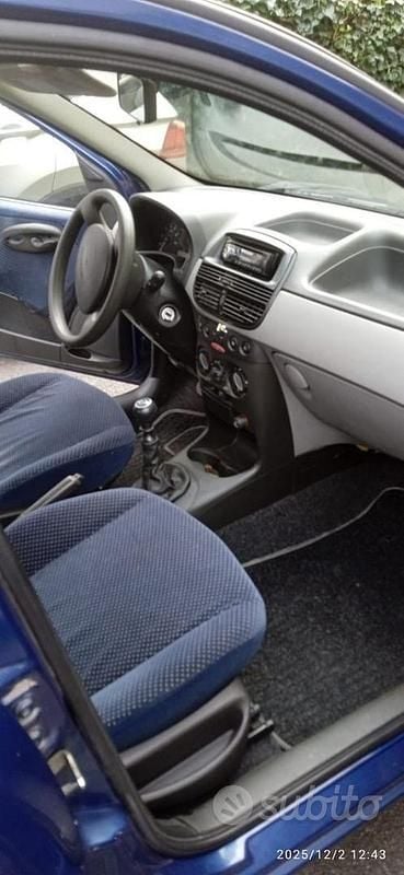Usata Fiat Punto 2000 Blu Utilitaria