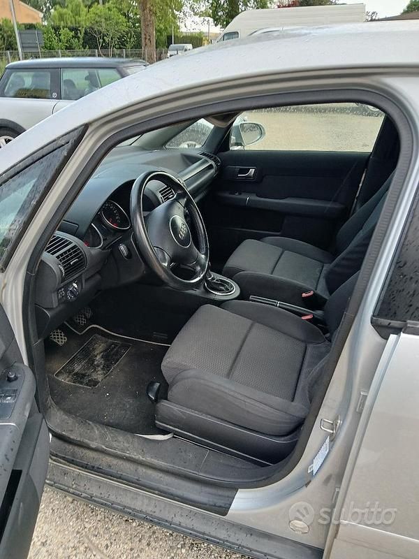 Usata Audi A2 75 CV (55 kW) 2006 Grigio Utilitaria