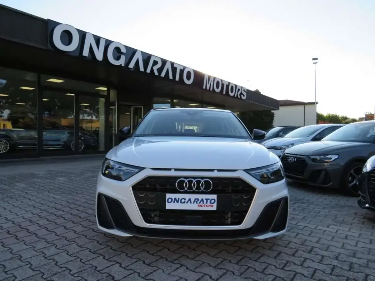 Nuova Audi A1 Sportback S-Line 116 CV (85 kW) 2026 Bianco Utilitaria