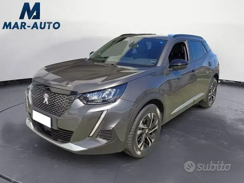 Usata Peugeot 2008 Allure 131 CV (96 kW) 2023 Grigio SUV