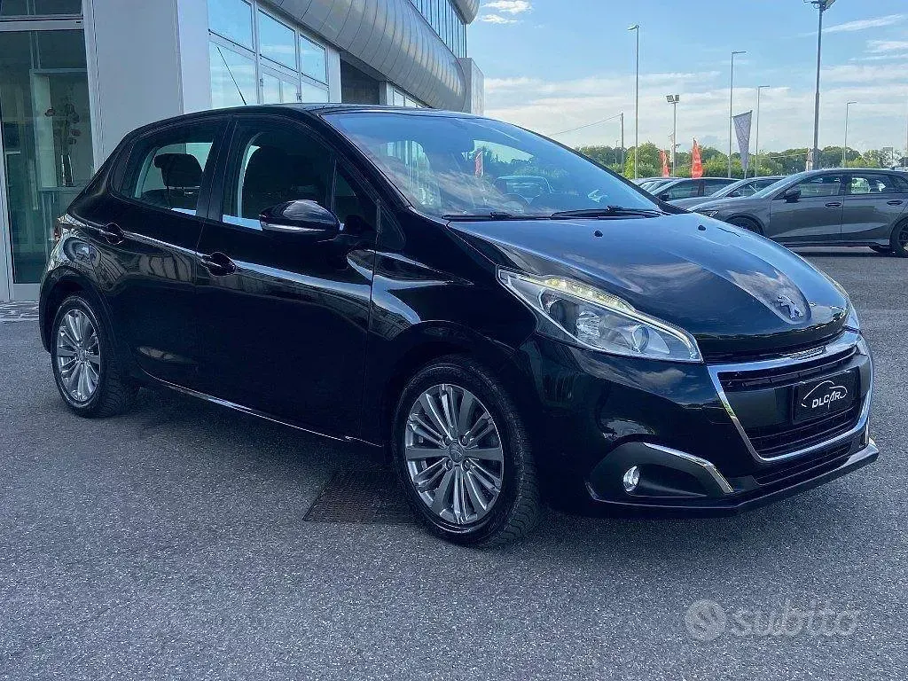 Usata Peugeot 208 Allure 75 CV (55 kW) 2016 Nero Utilitaria