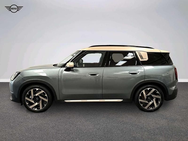 Nuova Mini Countryman Favoured 225 kW (306 CV) 2025 Verde SUV