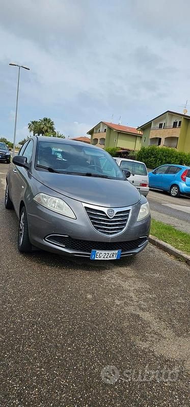 Usata Lancia Ypsilon Platinum 69 CV (50 kW) 2011 Grigio Utilitaria
