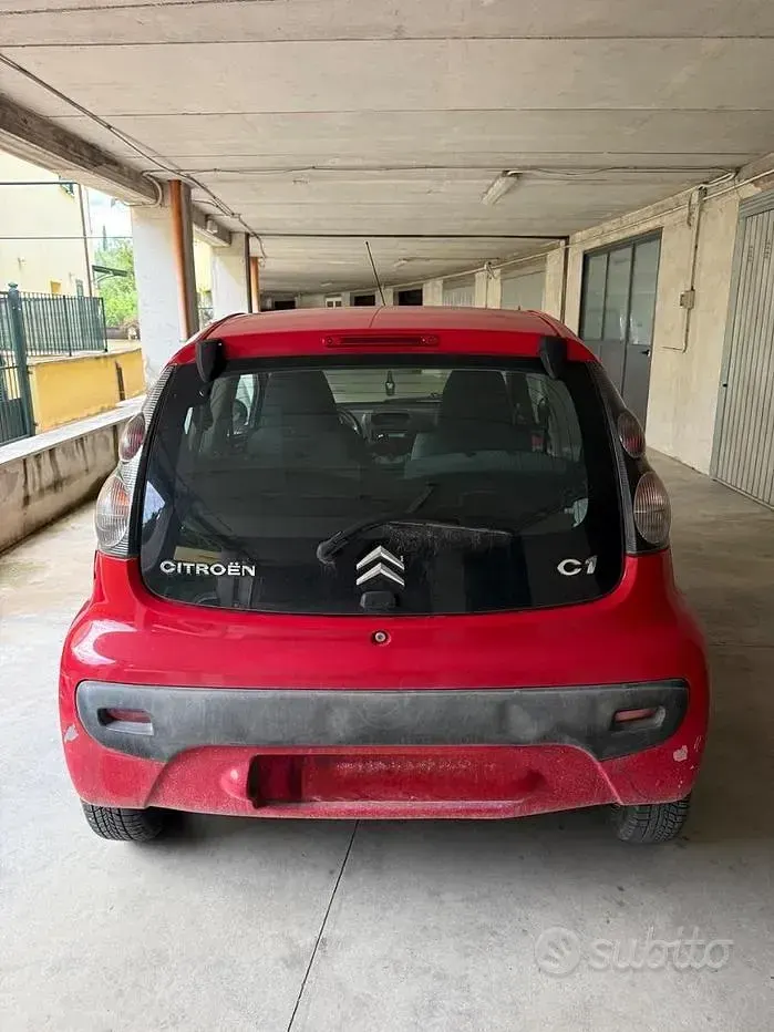 Begagnad Citroën C1 68 HK (50 kW) 2009 Röd Halvkombi