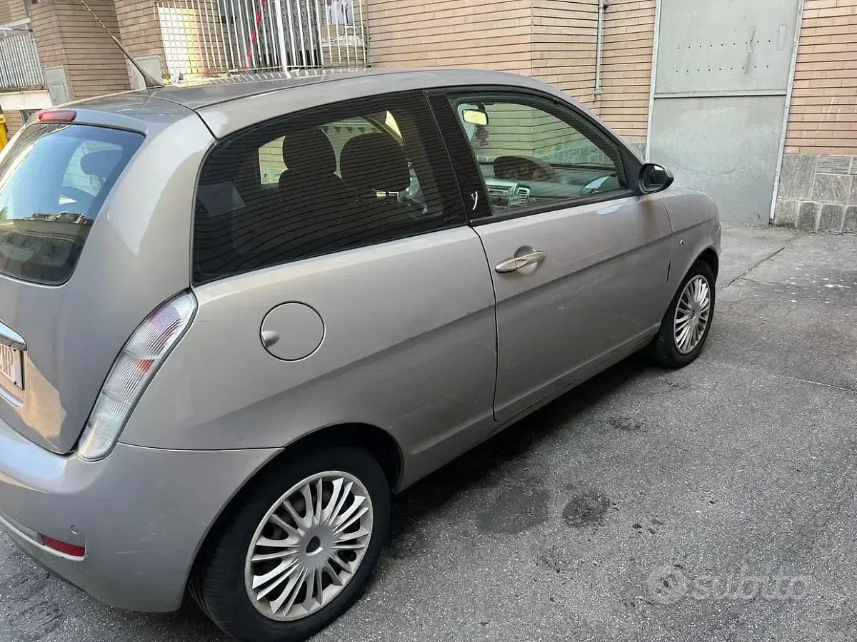 Usata Lancia Ypsilon 60 CV (44 kW) 2008 Marrone Utilitaria
