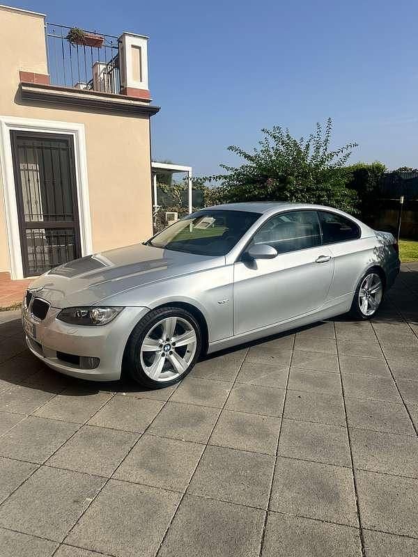 Usata BMW 320 177 CV (130 kW) 2010 Argento Coupé
