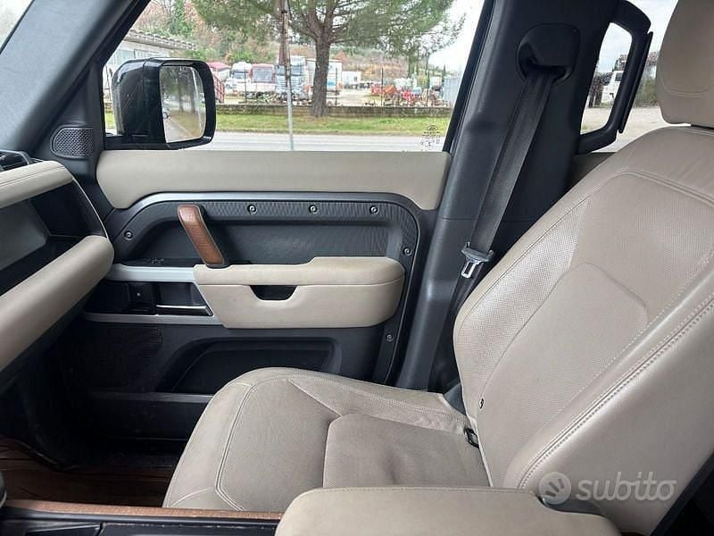 Usata Land Rover Defender SE 200 CV (147 kW) 2022 Grigio SUV