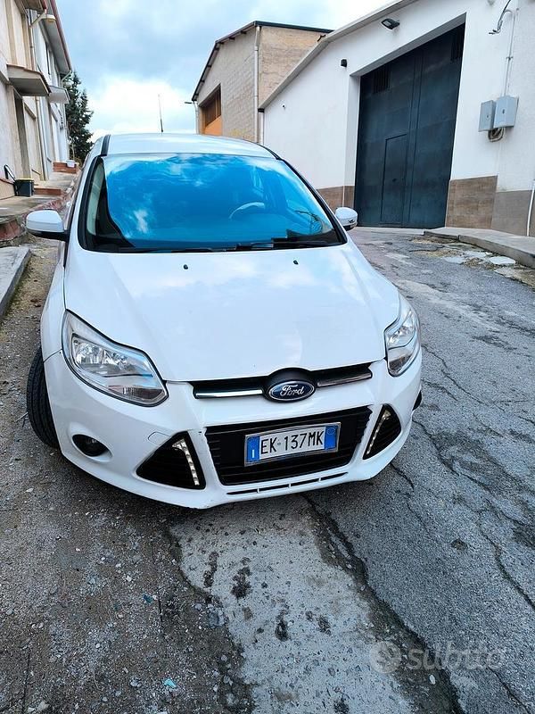 Usata Ford Focus 2011 Bianco Station wagon