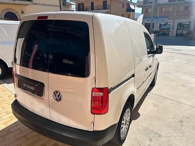 Usata VW Caddy Business 110 CV (80 kW) 2016 Bianco Monovolume