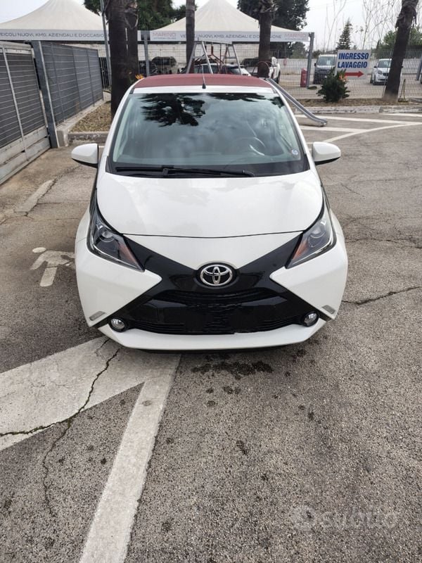 Usata Toyota Aygo X-wave 69 CV (50 kW) 2017 Bianco Utilitaria