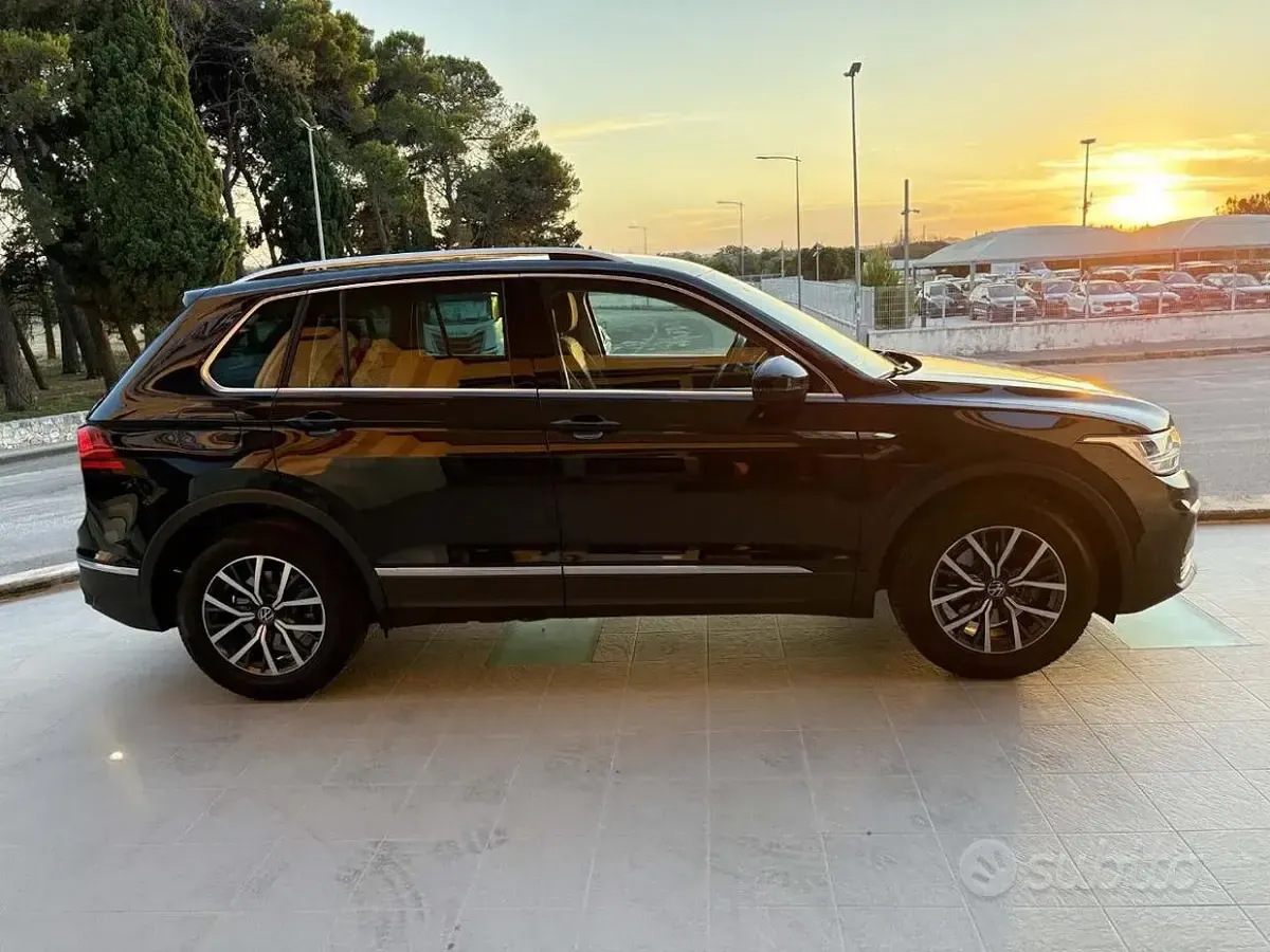 Usata VW Tiguan Life 150 CV (110 kW) 2022 Nero SUV