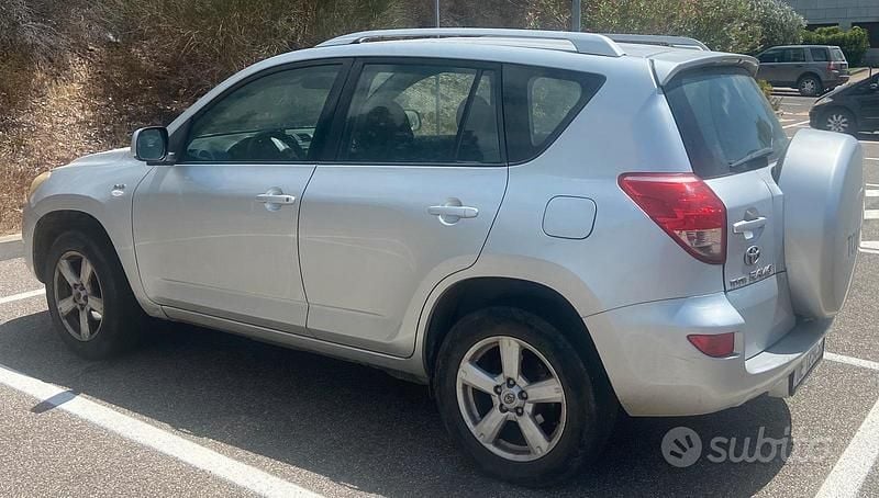 Usata Toyota RAV4 136 CV (100 kW) 2006 Grigio SUV