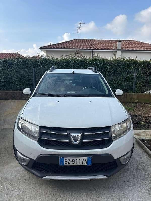 Brugt Dacia Sandero Stepway 90 HK (66 kW) 2015 Hvid Sedan