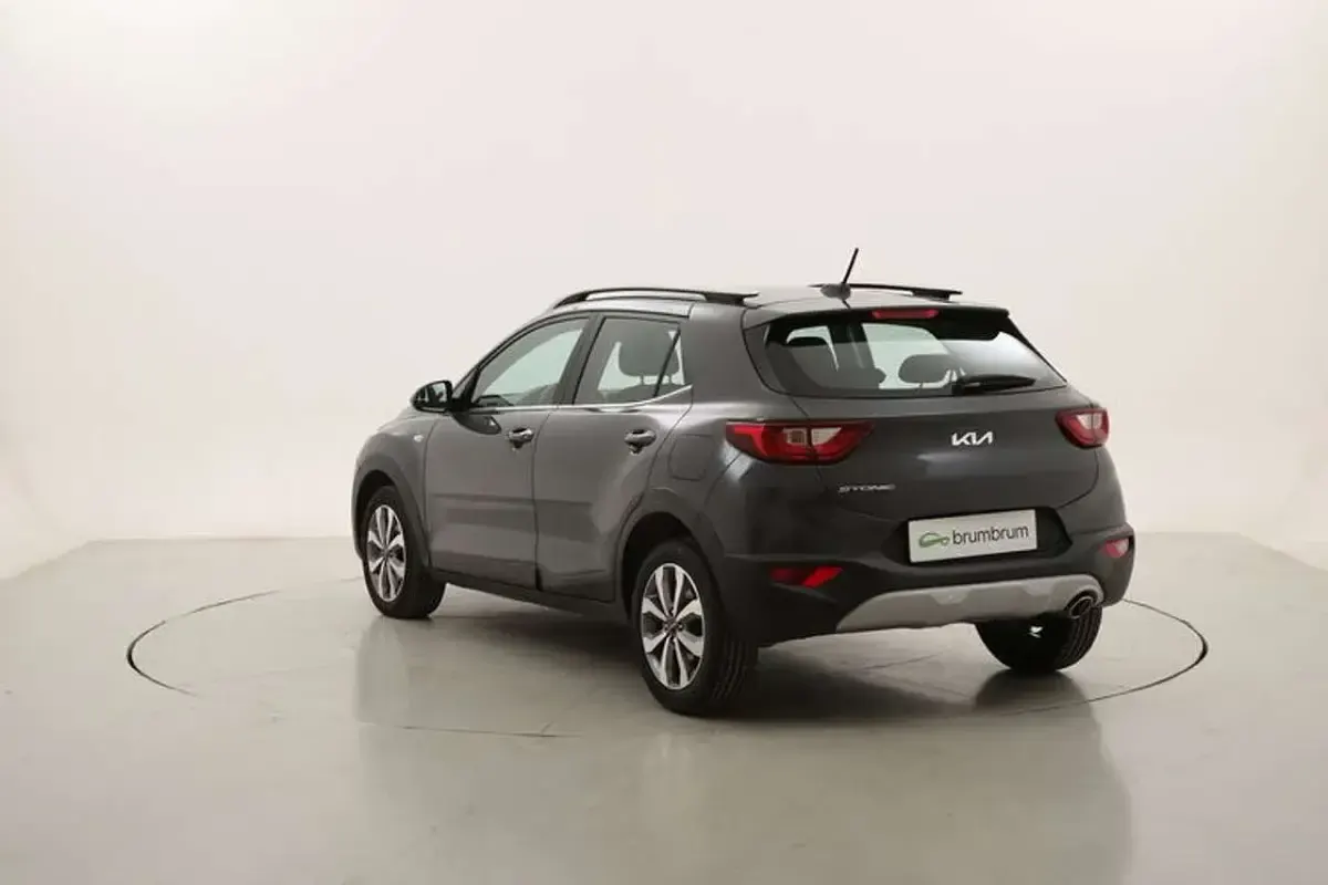 Usata Kia Stonic Style 101 CV (74 kW) 2022 Grigio SUV