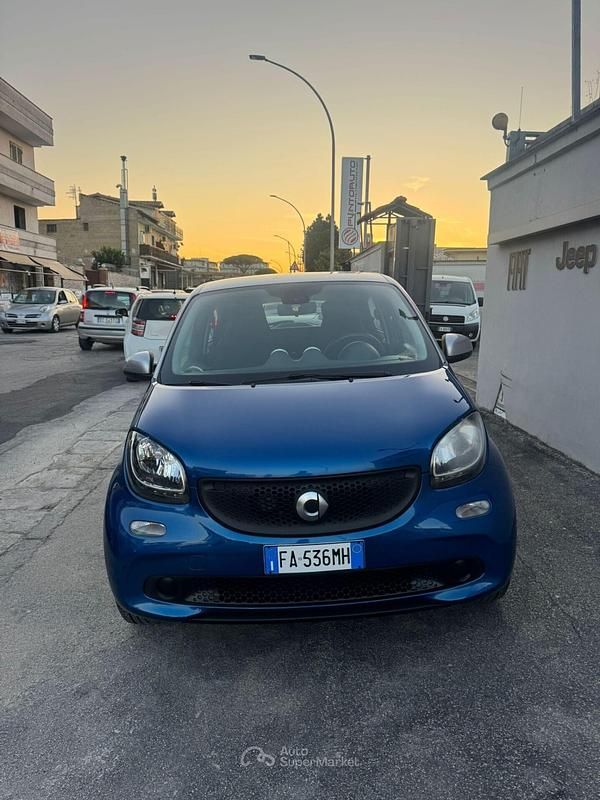 Blu Usata 2015 Smart ForFour Passion Utilitaria | 9500 € (Buon prezzo) - Immagine 1/4