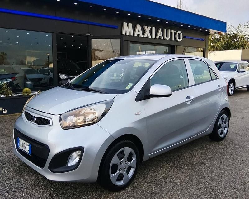 Usata Kia Picanto 69 CV (50 kW) 2012 Argento Utilitaria