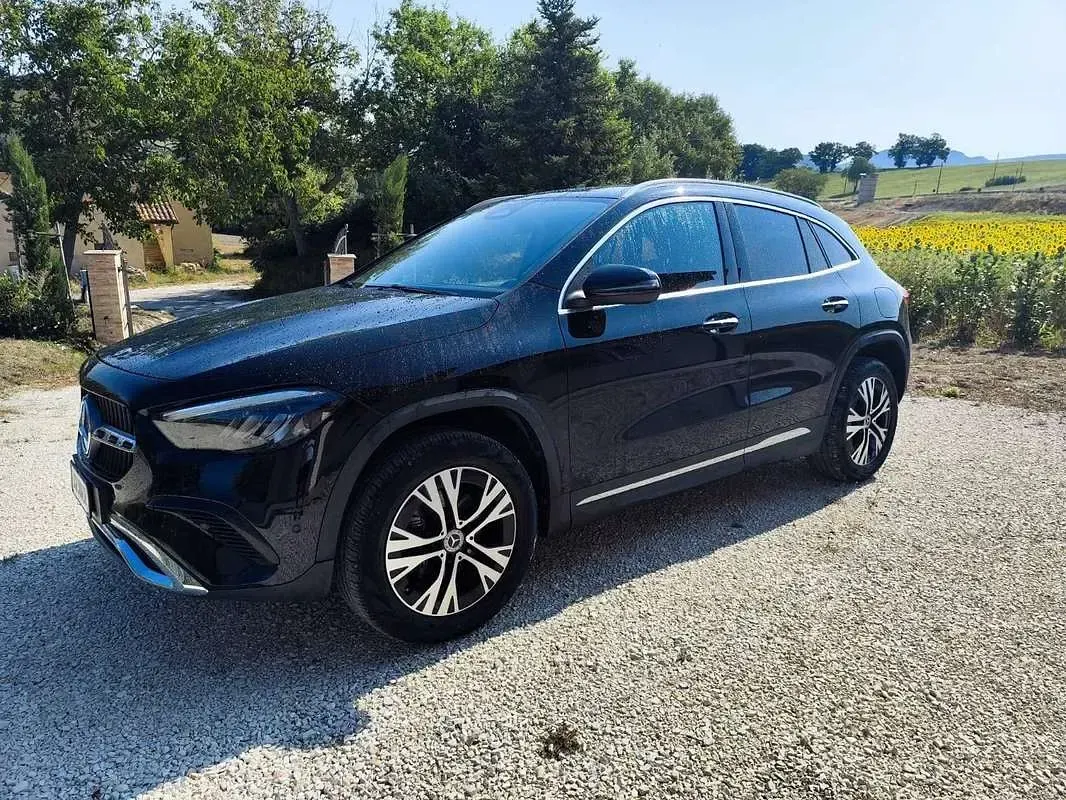 Usata Mercedes GLA200 Advanced Plus 150 CV (110 kW) 2024 Nero SUV