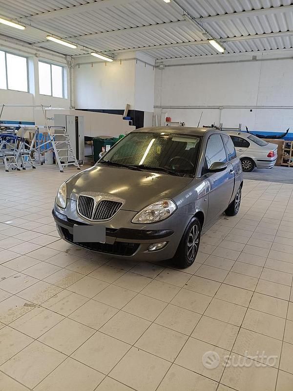 Usata Lancia Ypsilon 70 CV (51 kW) 2005 Utilitaria