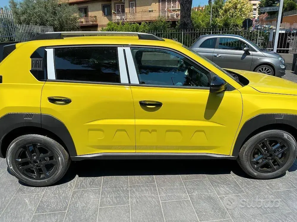 Nuova Fiat Grande Panda Icon 100 CV (73 kW) 2026 Giallo Utilitaria