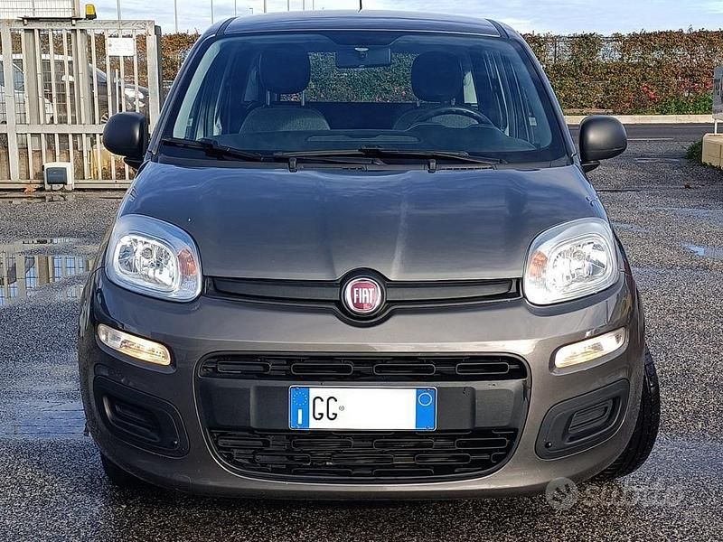 Usata Fiat Panda 2021 Grigio scuro Utilitaria