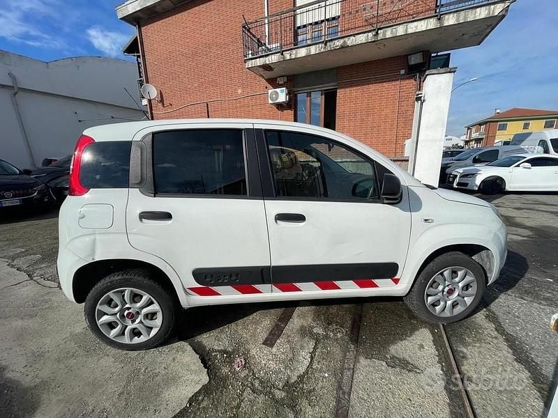 Usata Fiat Panda 4x4 Pop 85 CV (62 kW) 2019 Bianco Utilitaria