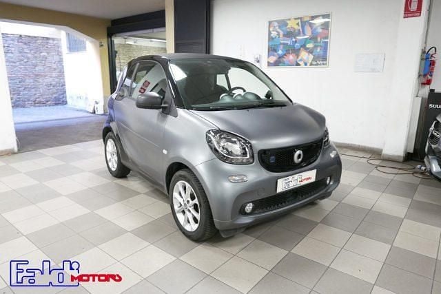 Grigio Usata 2018 Smart ForTwo Electric Drive Utilitaria | 8950 € (Buon prezzo) - Immagine 1/4