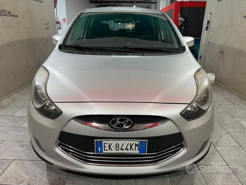 Grigio Usata 2011 Hyundai ix20 Style Due volumi | 6200 € (Molto cara) - Immagine 1/2