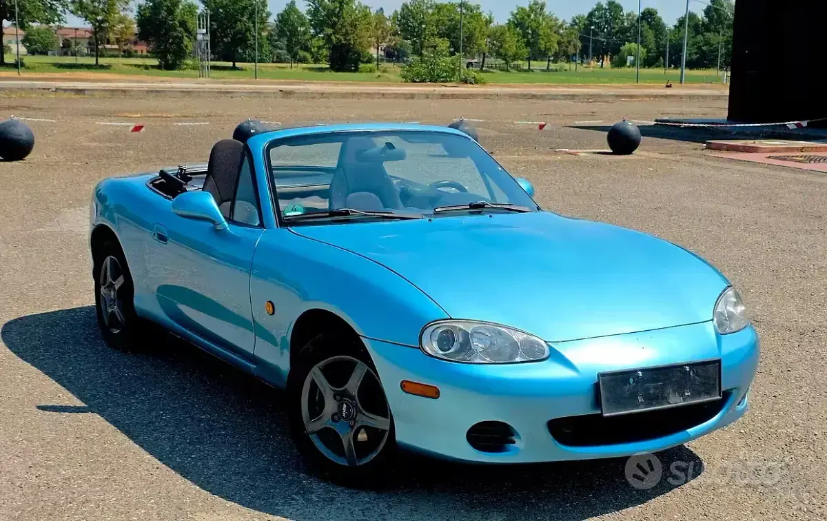 Usata Mazda MX5 110 CV (80 kW) 2003 Blu Cabrio